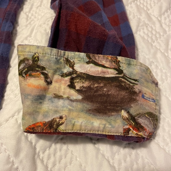 Pladra Plaid Button Down - Picture 5 of 9